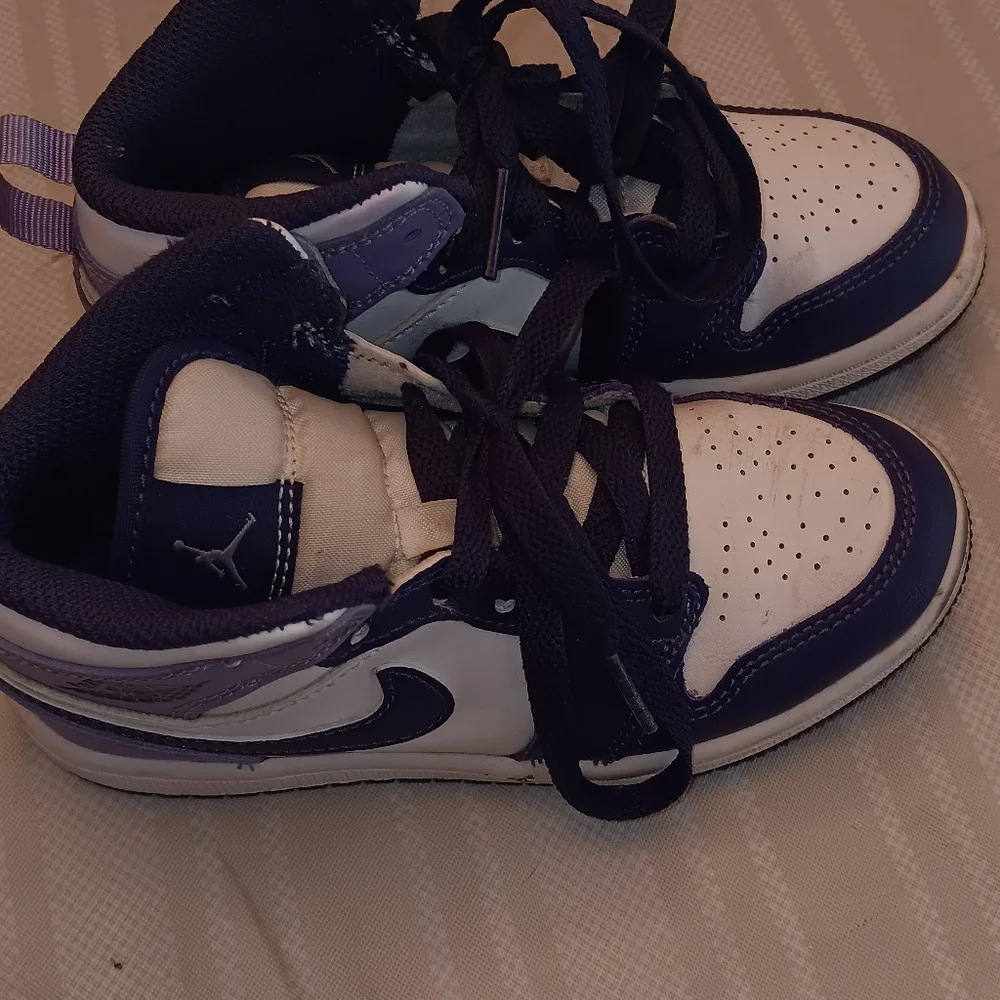 Shoes - Picture 1 of 1